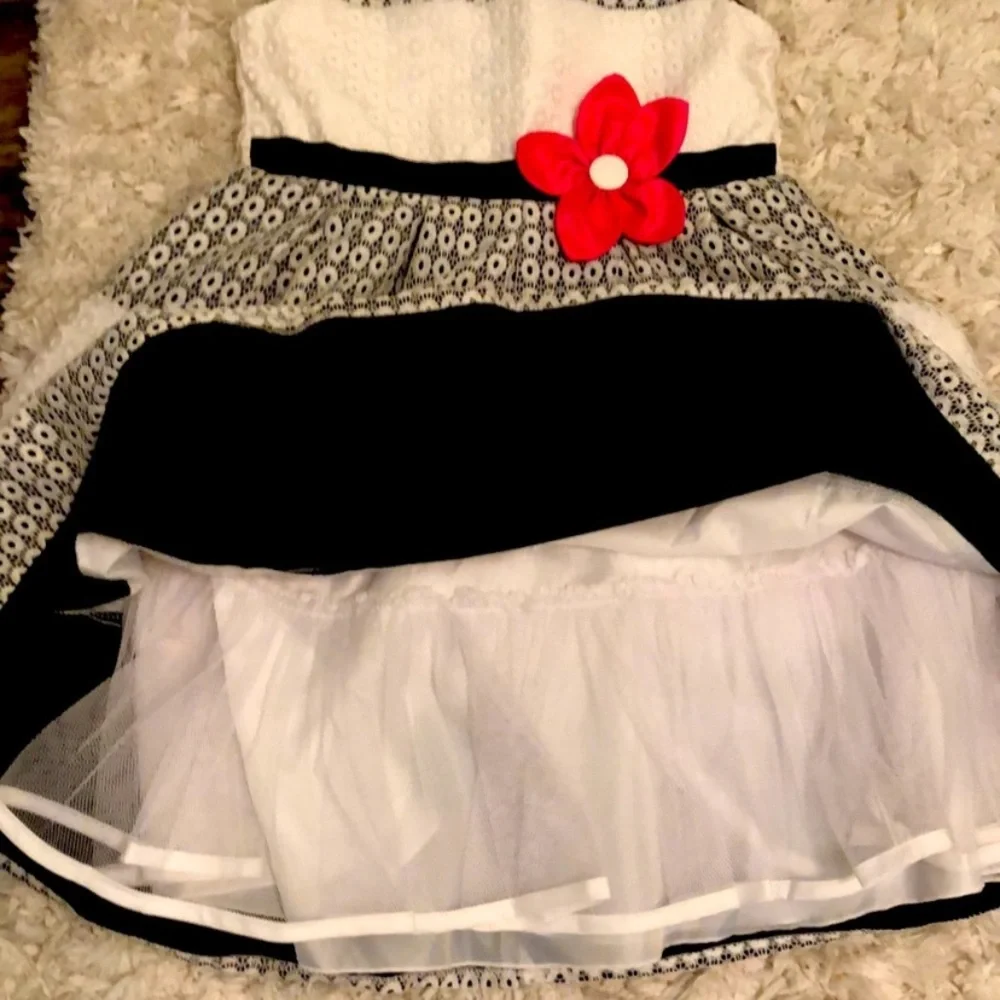 Girls party dress - Picture 4 of 7